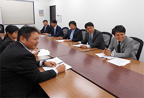 写真:初谷建設の営業マン達